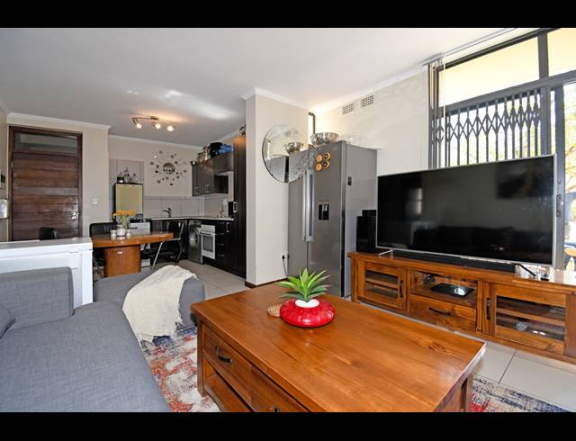 2 BEDROOM APARTMENT FOR SALE IN NORTH RIDING AH